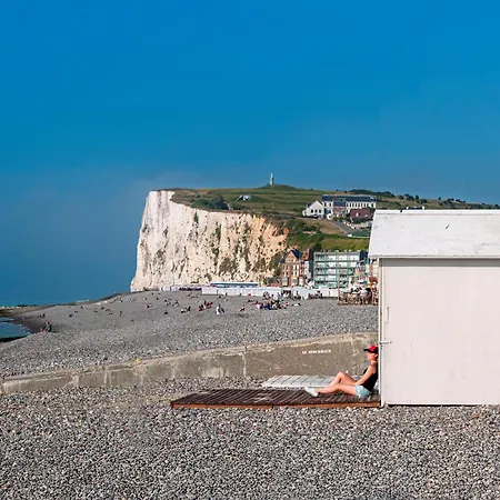 Goelia Le Phare Le Tréport